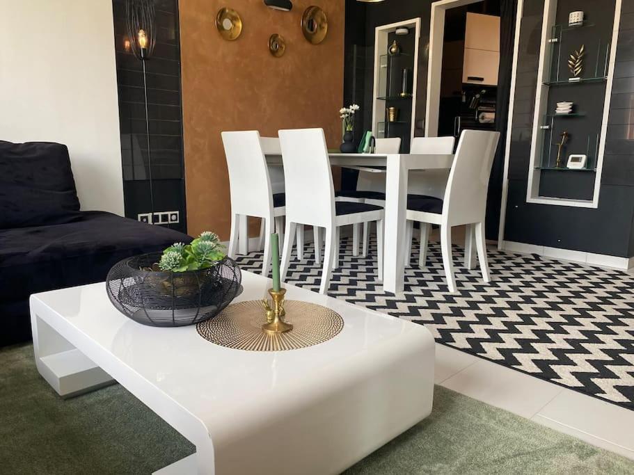 Lovely 1-Bedroom Apartament With Free Parking Sofía Exterior foto