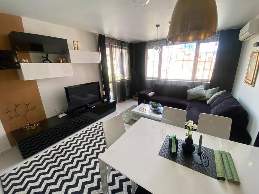 Lovely 1-Bedroom Apartament With Free Parking Sofía Exterior foto